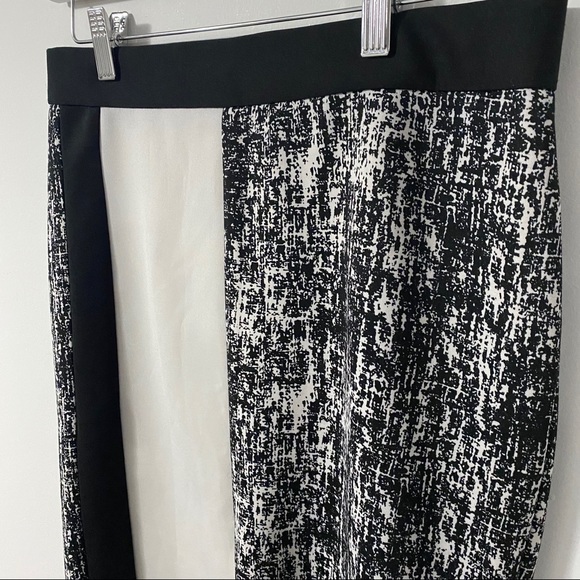 Vince Camuto Black & White Pencil Skirt | Small - Picture 4 of 7